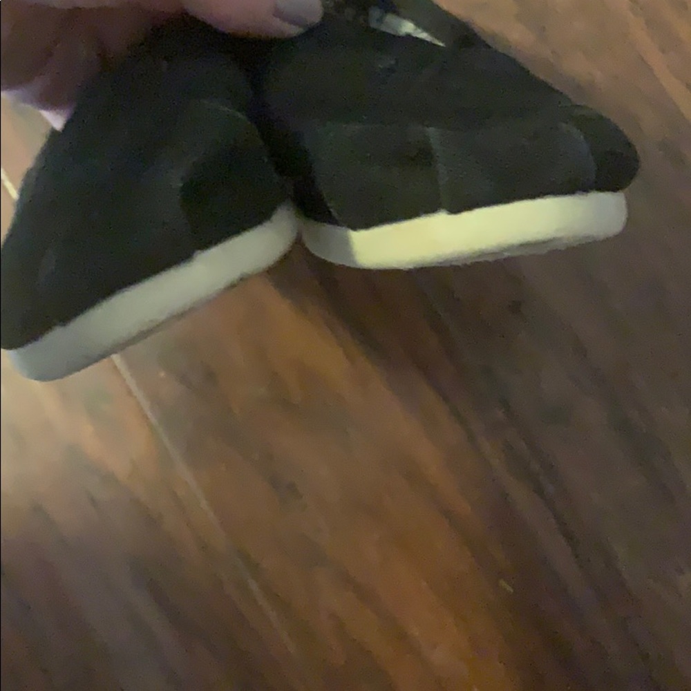 TOMS - Picture 3 of 3